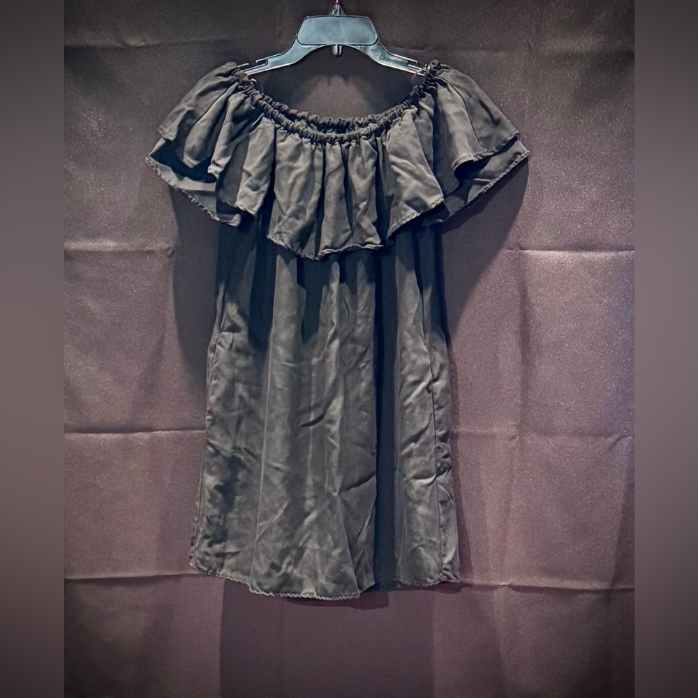 Zara Premium Black Denim Off-Shoulder Dress with Pockets. Size small.
